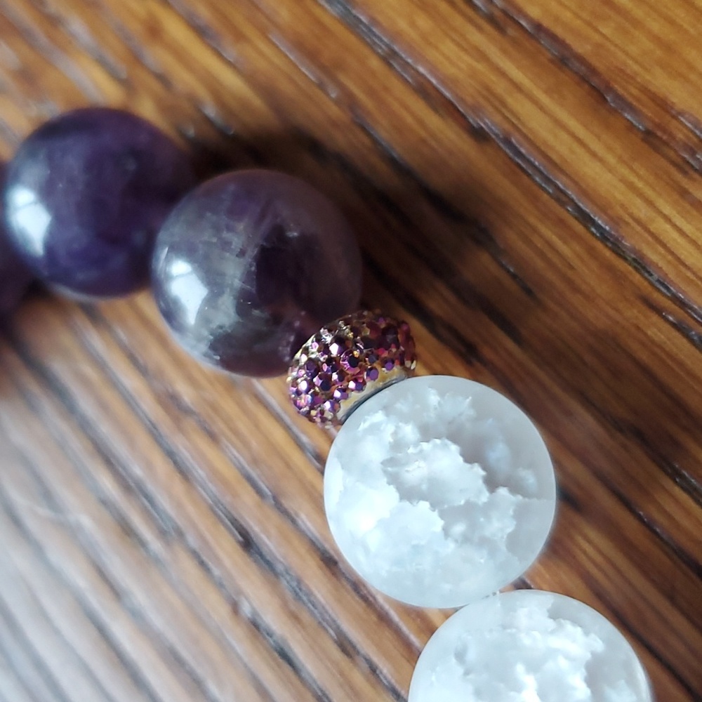Handmade gemstone bracelet with Amethyst and Quartz - Picture 3 of 3